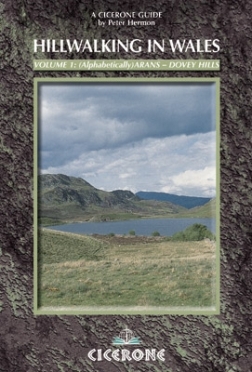 Hillwalking in Wales � Vol 1